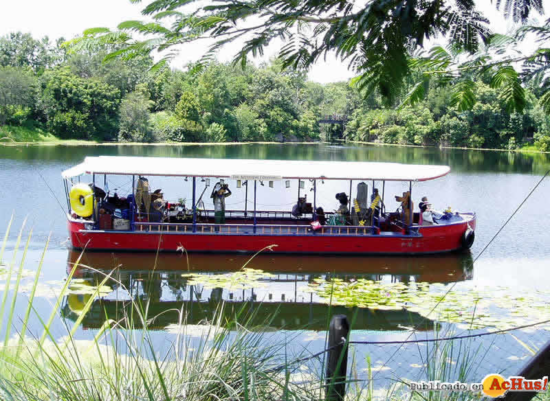 Imagen de Disney´s Animal Kingdom  Personajes Discovery River